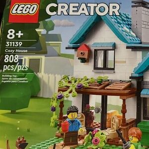 LEGO Creator Cozy House 3-in-1 Set 31139 – New Sealed